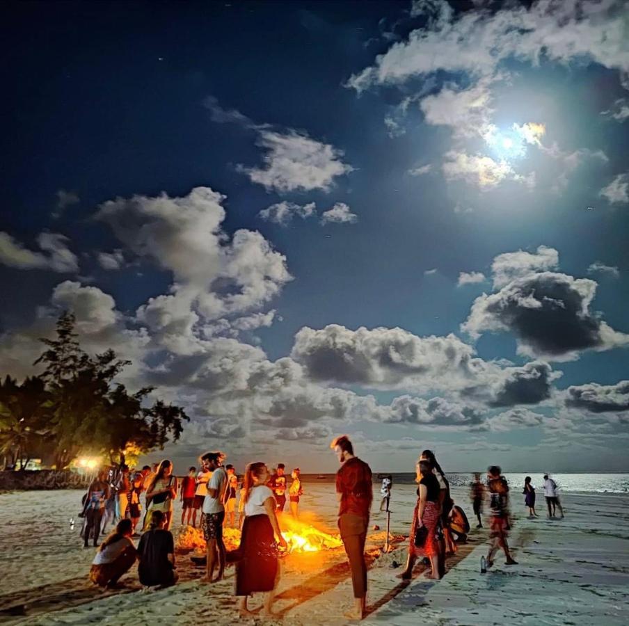 Soul Breeze Beach Resort Diani Beach Exteriör bild