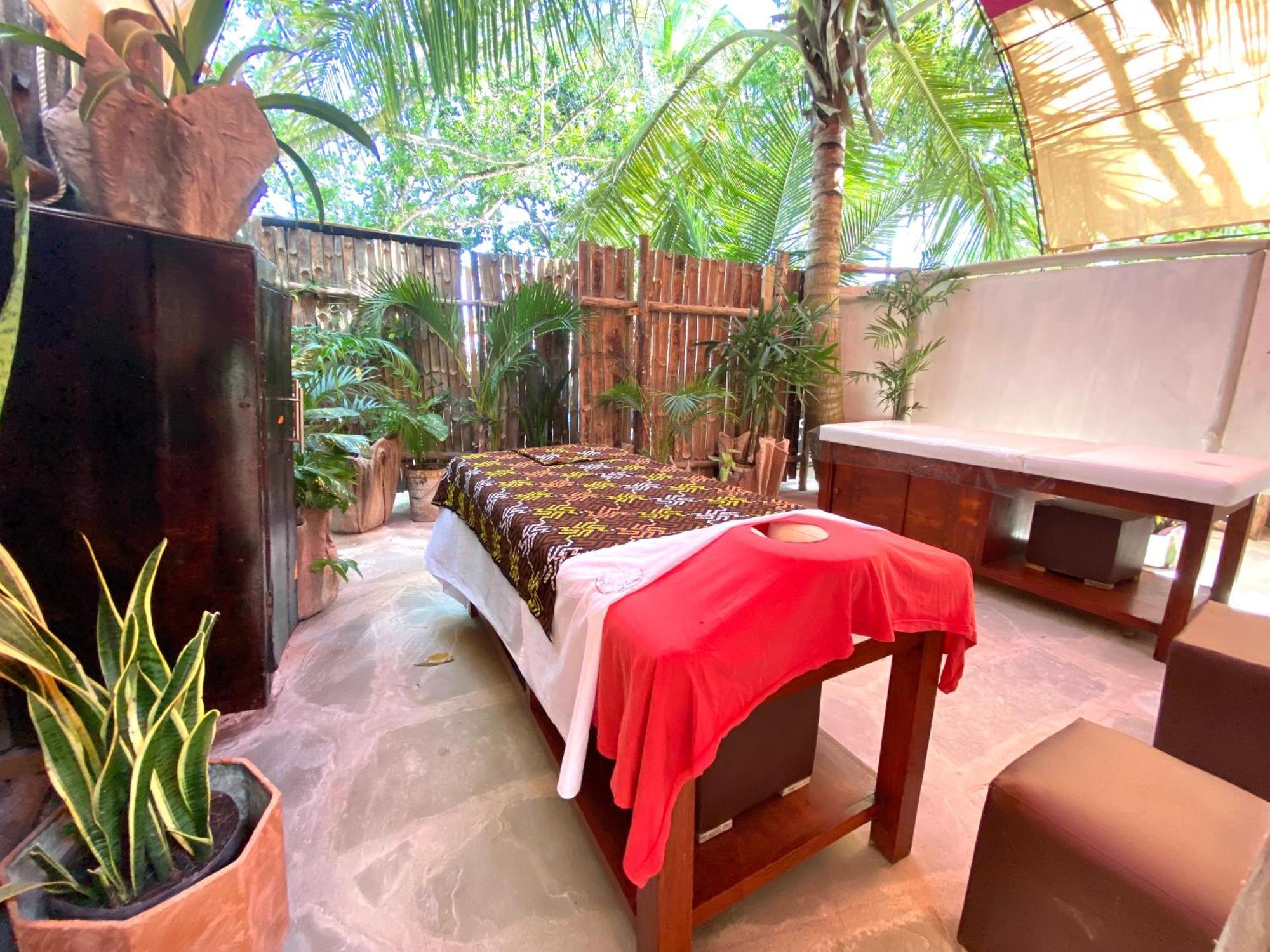 Soul Breeze Beach Resort Diani Beach Exteriör bild