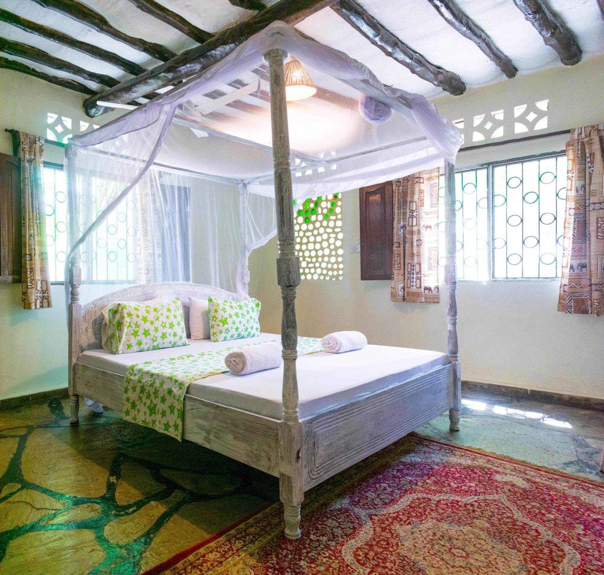 Soul Breeze Beach Resort Diani Beach Exteriör bild