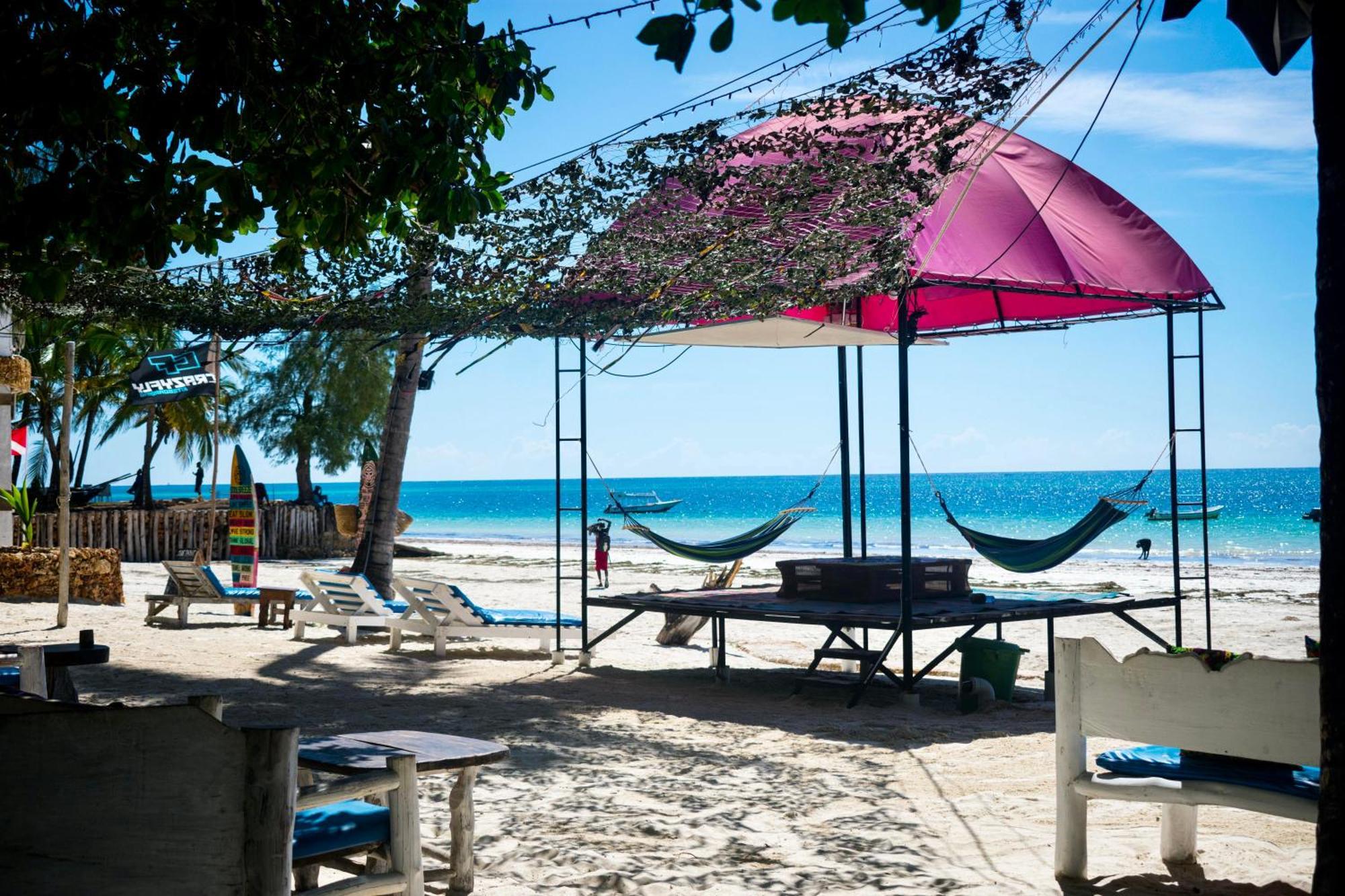 Soul Breeze Beach Resort Diani Beach Exteriör bild