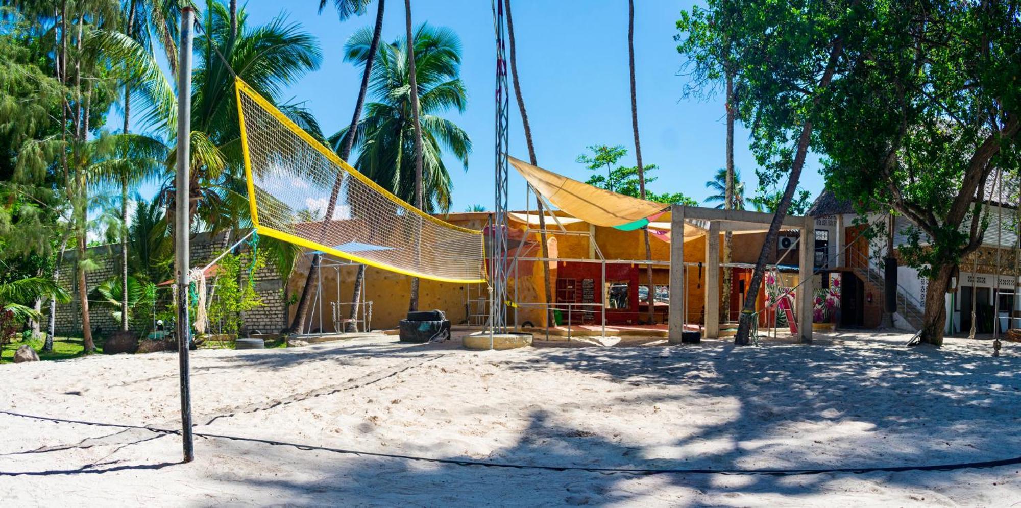 Soul Breeze Beach Resort Diani Beach Exteriör bild