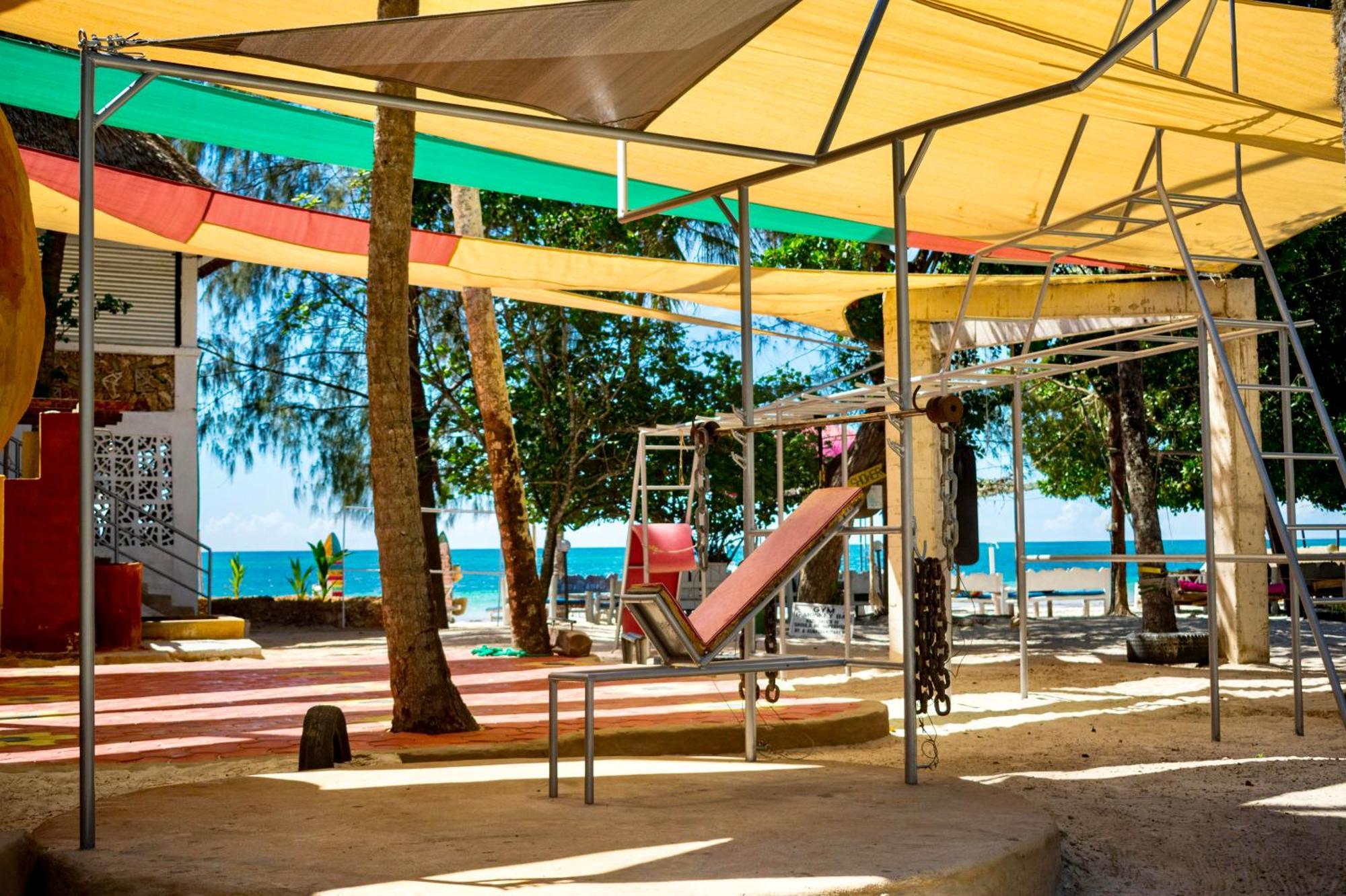 Soul Breeze Beach Resort Diani Beach Exteriör bild