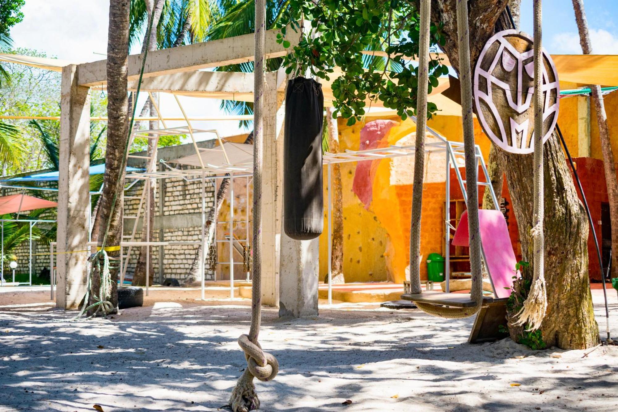 Soul Breeze Beach Resort Diani Beach Exteriör bild