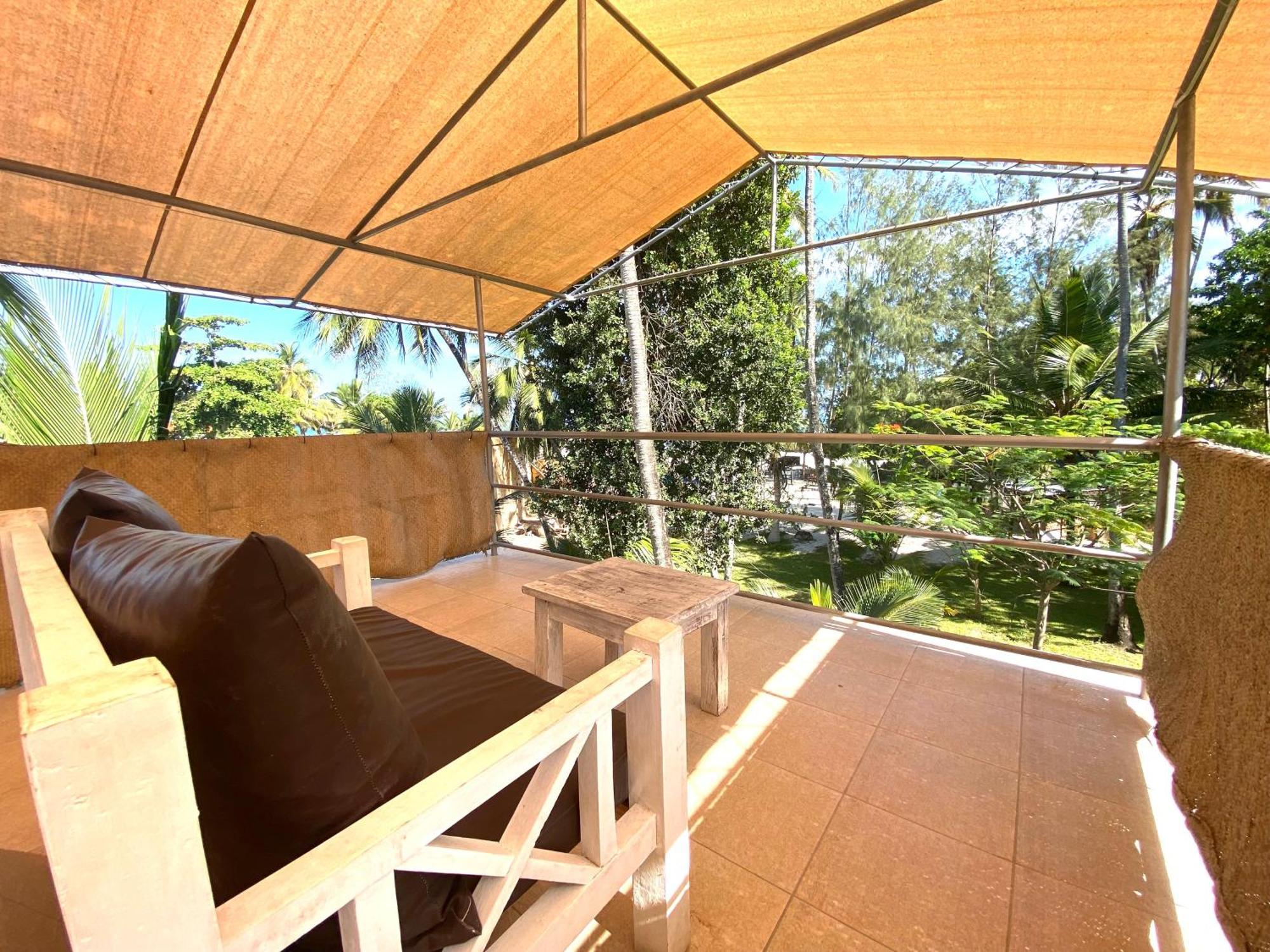 Soul Breeze Beach Resort Diani Beach Rum bild